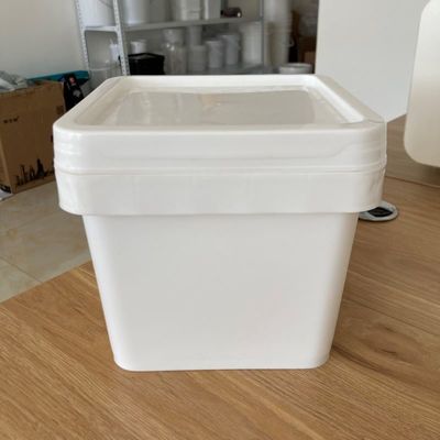 Προσαρμόστε 4L τετραγωνικό πλαστικό κουβά δοχείο τροφίμων με μπλε χρώμα και τυπωμένο σχέδιο