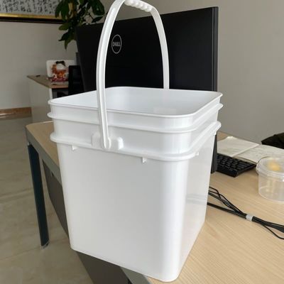 Προσαρμόσιμο 15L τετραγωνικό πλαστικό κουβά με χερούλι εκτύπωσης και αξεσουάρ