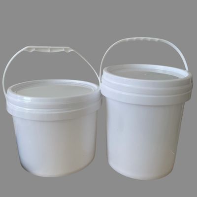 Στρογγυλοί ή τετράγωνοι 5L πλαστικοί κουβάδες με σιδηροειδή λαβή Προσαρμόσιμοι και ανθεκτικοί