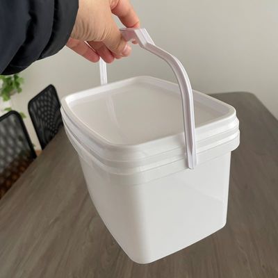 Προσαρμόστε 3L 5L Εύκολο ανοιχτό ορθογώνιο κουβά πλαστικό κουβά με καπάκι και λαβή
