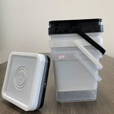 Τυπωμένο τετραγωνικό σχέδιο σε 5L λευκό κουβά με διαρροή καπάκι και πλαστικό υλικό