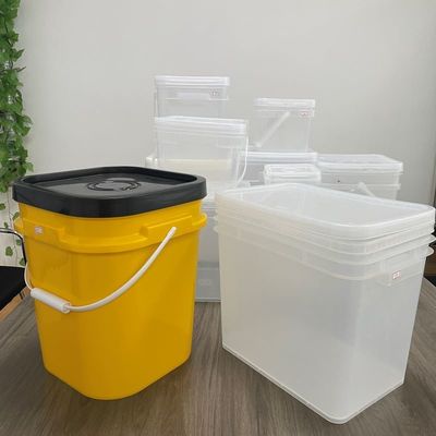 Διαυγές τετραγωνικό πλαστικό κουβά με κάλυμμα ανθεκτικό και πιστοποιημένο 1-25L χωρητικότητα