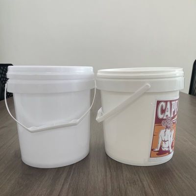 Σνακ 4L πολύχρωμο πλαστικό κουβά με εκτύπωση IML και πιστοποίηση GAP/ISO/FDA